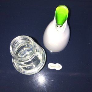 PRICE IS FIRM!  Prepara Glass Pourer with Stopper